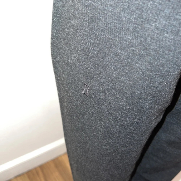 riri, Hi rise leggings w/rose goldtone  exposed zippers inner compartment pocket - Picture 4 of 7